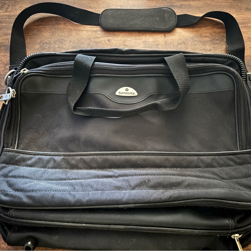 Samsonite Black Laptop Briefcase with Shoulder Strap